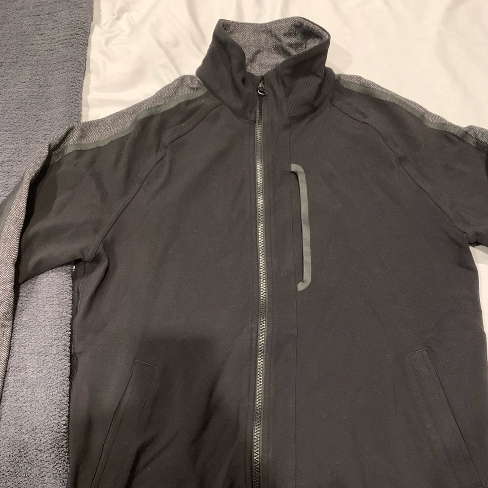 Lululemon men’s Kung Fu jacket - full zip - black - size medium